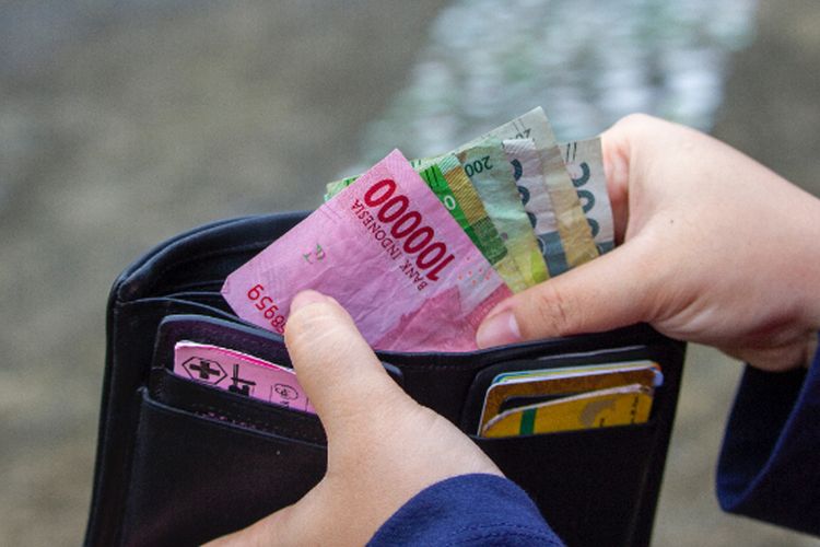 Nomor Satu Bukan Pekalongan, Inilah 10 Daerah di Provinsi Jawa Tengah dengan Gaji UMR Paling Tinggi