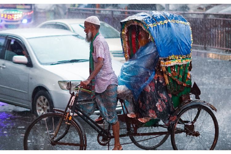 Hujan Deras Guyur Kopeng Salatiga dan Sekitarnya, Buah Sayur Sampai Hanyut di Pinggiran Jalan