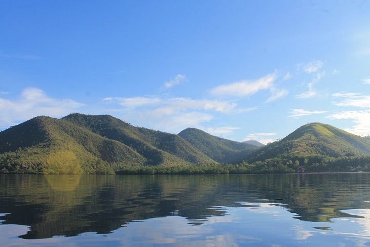 Tak Seperti Namanya, Pulau Seram Punya 9 Destinasi Wisata Menawan, Salah Satunya Ada Keramba Berbentuk Love