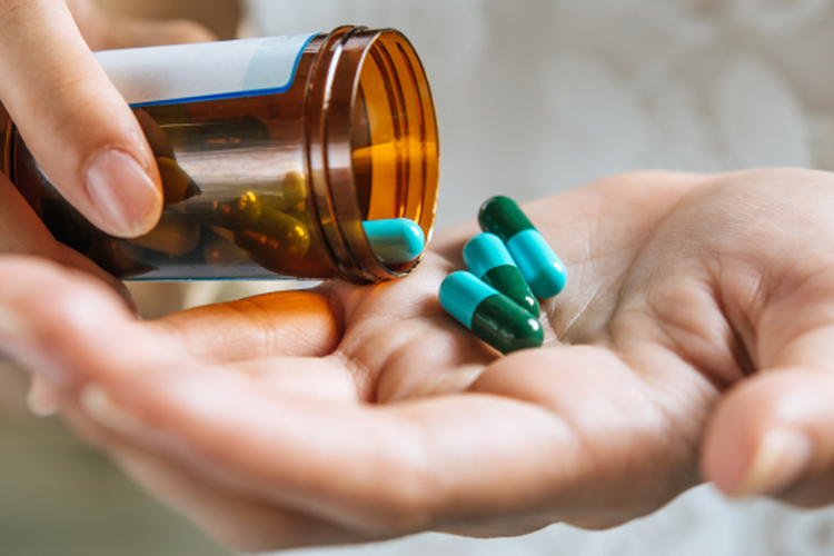 Masih Banyak yang Salah! dr Saddam Ismail Tegaskan Aturan Minum Obat yang Benar, Jangan Sampai Overdosis!