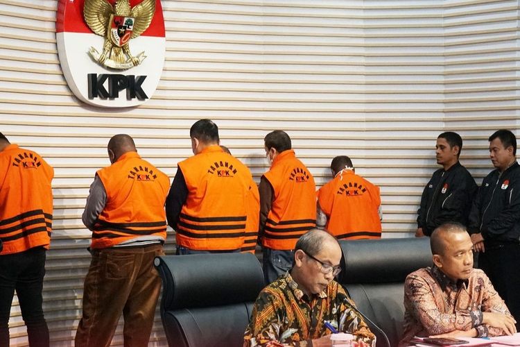 Sita Uang Rp525 Juta, KPK Tetapkan 5 Tersangka OTT Kaltim Kasus Suap Pengadaan Jalan, 2 Diantaranya Pejabat Negara
