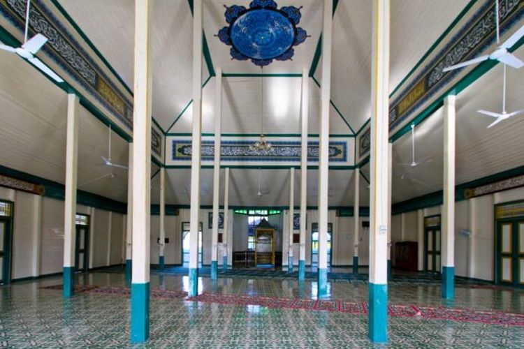 Luasnya 3.560 m2, Masjid Bersejarah di Bulungan Ini Dibangun Oleh Wanita di Malam Hari, Ubinnya dari Belanda?
