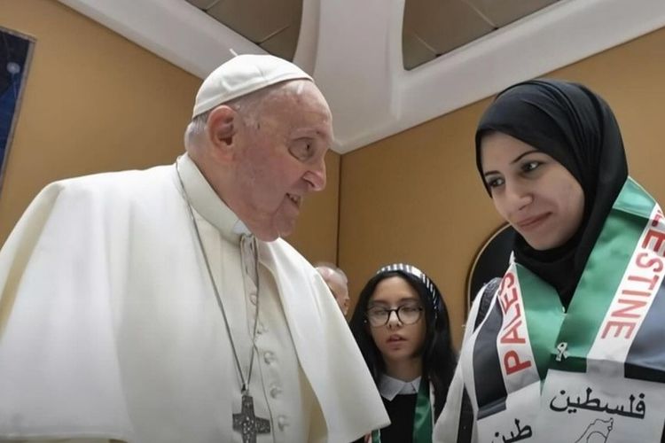 Lakukan Audiensi, Paus Fransiskus Sebut Perang Israel-Hamas Bentuk Terorisme, Komite Yahudi Tak Terima?
