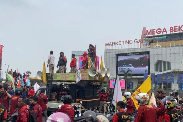 Bekasi Terancam Lumpuh Total Gegara Demo Aksi Mogok Nasional, Para Buruh Menuntut Mengenai Besaran Kenaikan Upah