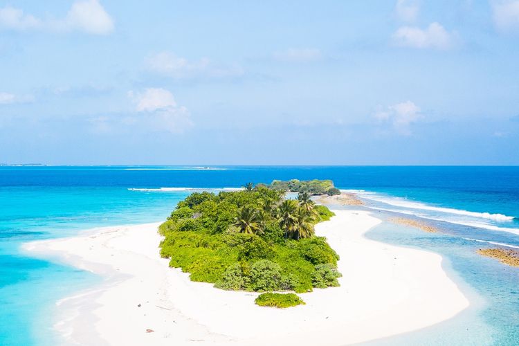 Luasnya Hanya 1,8 Km2, Pulau Terpencil di Mikronesia Ini Dihuni oleh Orang Buta Warna Total, Kok Bisa?