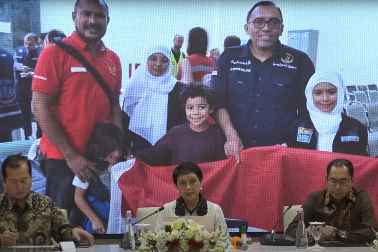 4 WNI dan 1 Istri WNI Berhasil Dievakuasi dari Gaza, Menlu RI: Perjalannnya Bukan Hal yang Mudah!