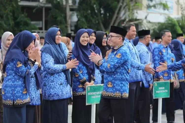 Anggarkan Rp3.304 Triliun, Segini Hasil Gaji Ke-13 dan THR yang Akan Diterima PNS Setelah Naik 8 Persen