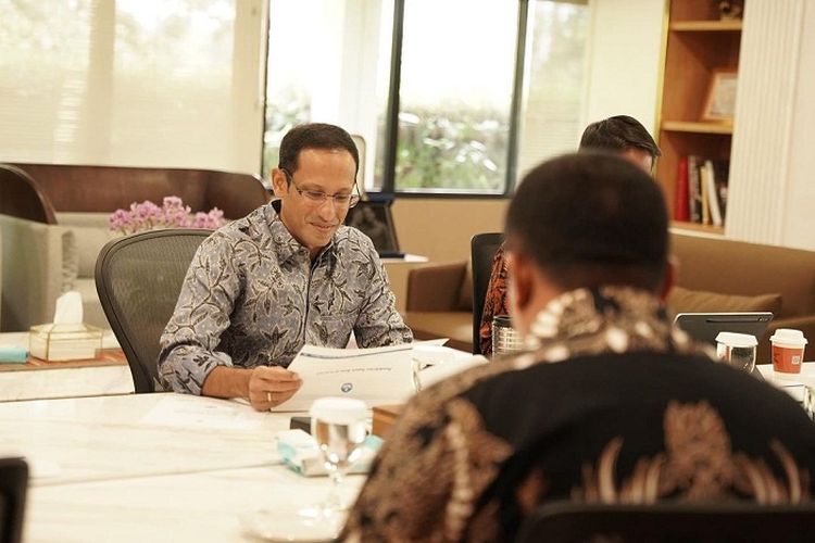 Ternyata Segini Tukin Mendikbud Nadiem Makarim, Per Bulan Bisa Dapat Hampir Rp50 Juta Loh!