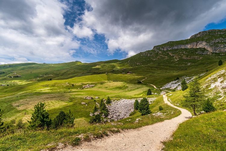 Memiliki Akses Jalan Ekstrim, Kampung Kecil di Jawa Tengah Ini Berada di Pinggir Jurang, Tebak Namanya!
