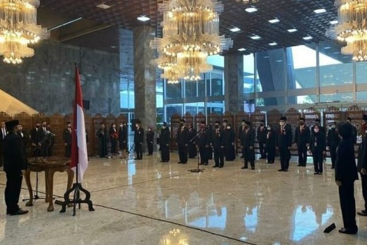 Banyak Diincar Anak Hukum, Segini Gaji Lulusan S1 di Lingkungan Setjen DPR RI, Nominalnya Capai…