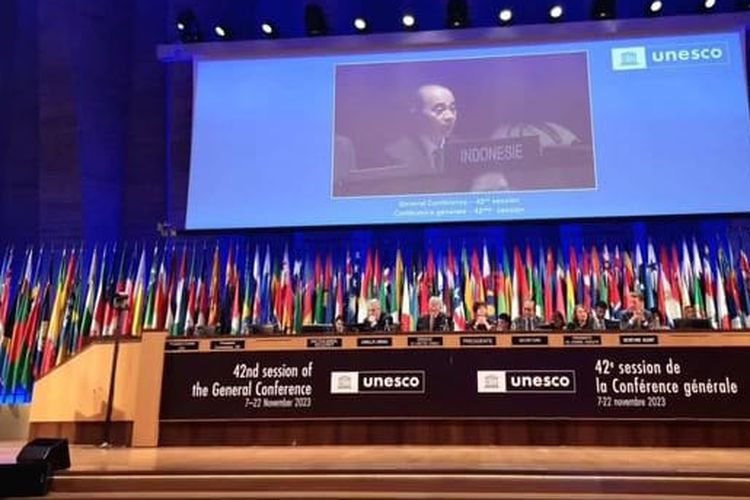 Patut Berbangga! Bahasa Indonesia Masuk Kedalam 10 Bahasa yang Diakui UNESCO, Apa Saja Dampak Positifnya?