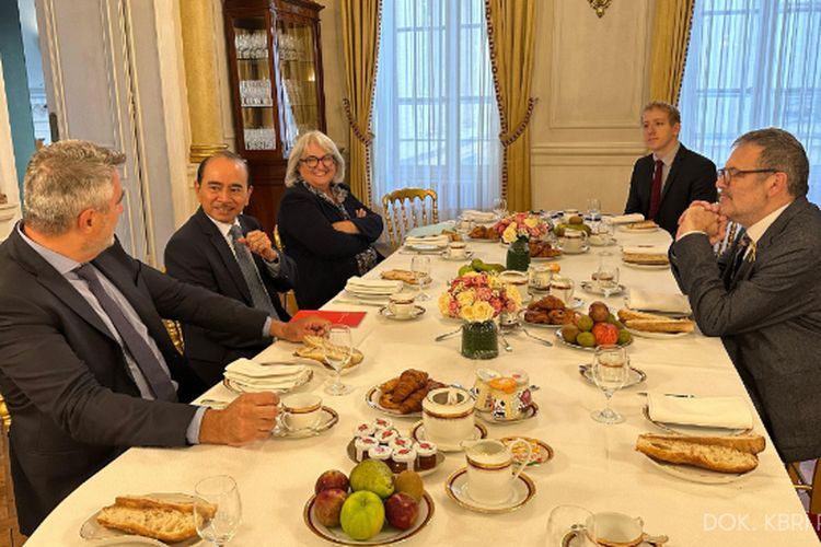 Lama-lama Dompet Jebol! Dubes RI Wilayah Eropa Barat Kantongi Tunjangan Hingga USD8700 Per Bulan, Berapa Rupiah?