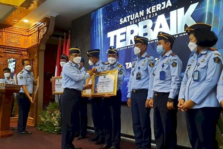 Cukup Punya Ijazah SMA Bisa Lamar CPNS Sipir Penjara di Kemenkumham, Gajinya Capai Rp4 Juta Per Bulan