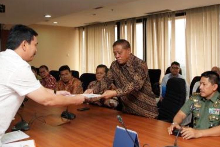 Angin Segar Bagi Pensiunan PNS, Hadiah HUT RI Ternyata Gerakkan PT Taspen Buat Transfer Gaji dengan Nominal Fantastis, Rp4,9 Juta untuk Golongan…