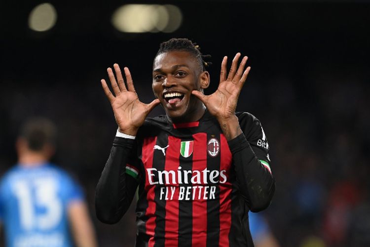 Rumor Transfer AC Milan: Incar 2 Gelandang Baru, Rafael Leao Merapat ke Liverpool?