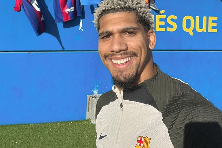 Barcelona Bisa Bernafas Lega, Ronald Araujo Tolak Mentah-mentah Tawaran Fantastis Bayern Munchen di Bursa Transfer Januari 2024