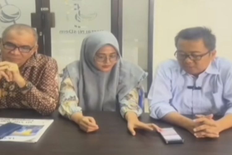 Viral Seorang Ibu Harus Bayar Rp11 Juta ke PLN Gegara Ingin Pindahkan Tiang Listrik di Tanah Depan Rumahnya