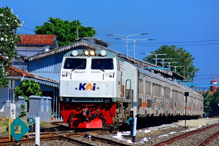 Kereta Api Pandalungan Anjlok Keluar dari Jalur Rel Dekat Stasiun Tanggulangin Sidoarjo, Sebabkan Lalu Lintas KA Lain Alami Keterlambatan