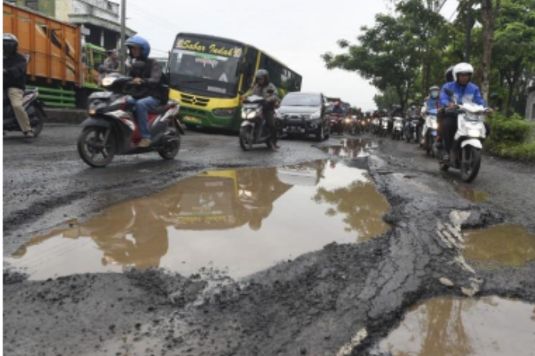 Sempat Diprotes Warga, Proyek Jalan Senilai Rp9 Miliar di Kalimantan Selatan Ini Tidak Dikerjakan hingga Selesai, Sisakan Sepanjang…