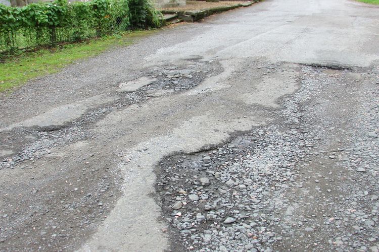 Banyak ‘Kolam Mini’, Jalan di Area Terminal Bubulak Bogor Seluas 8.000 M2 Ini Bakal Diintervensi PUPR, Tak Kunjung Diperbaiki Ternyata Karena…