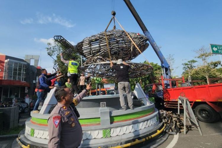 Punya Ikon Baru, Satlantas Polresta Pati Dirikan Monumen dari 4.031 Knalpot Brong Jadi Bentuk Ikan Bandeng, Ada Makna Tersembunyi?