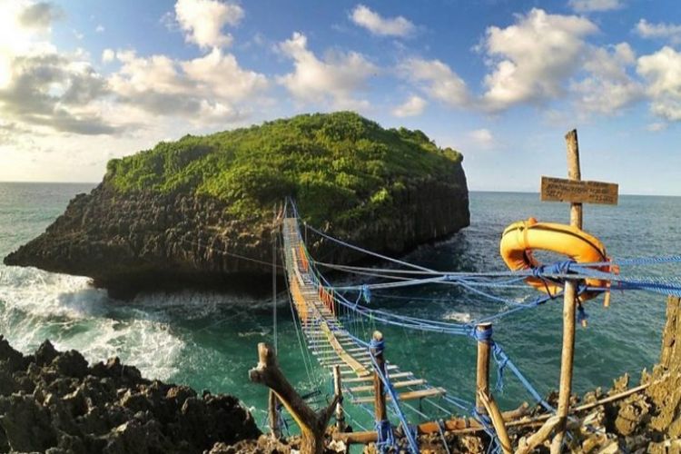 Jembatan Gantung Paling Ekstrem Sepanjang 30 Meter di Jogja Ini Jadi Wisata yang Paling Diburu Pencinta Adrenalin, Berani Coba?