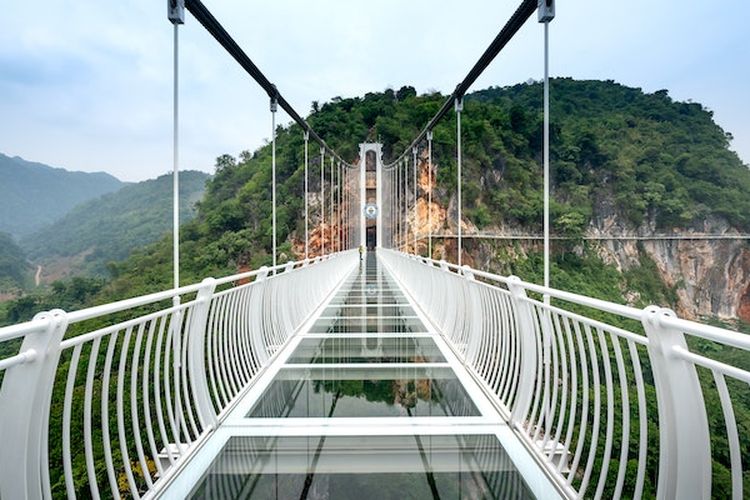 Jembatan Kaca Seharga Rp25 Miliar di Sumatera Barat Dibangun di Daerah Rawan Tindak Kriminal, Ada Dimana?