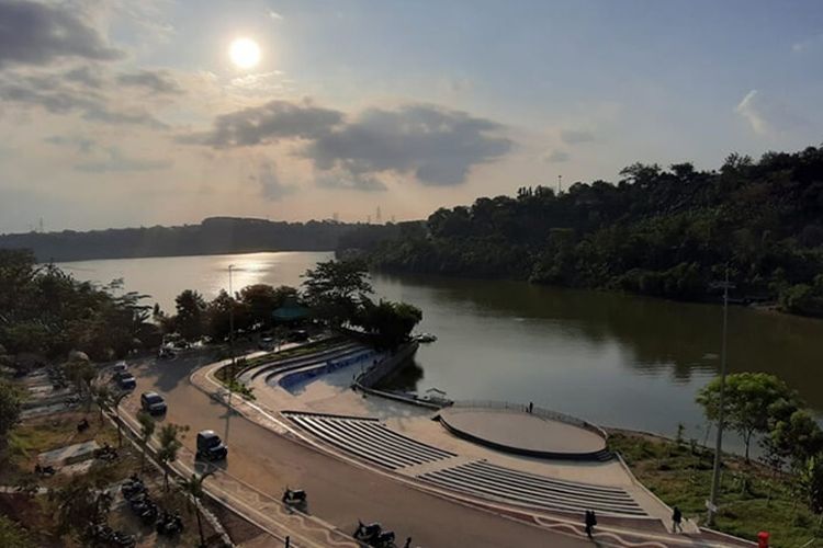 22 Menit dari Pusat Kota, Gua di Semarang Ini Dihuni oleh Ratusan Monyet Ekor Panjang yang Melegenda