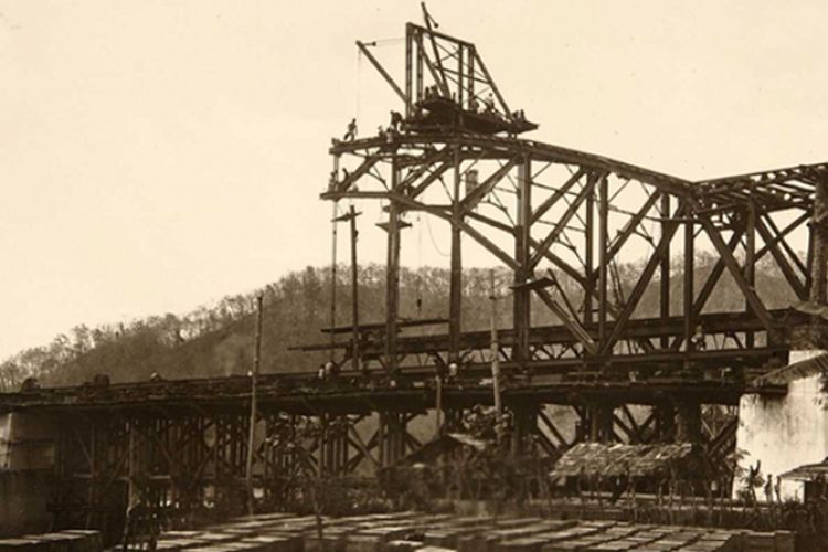 Berdiri Kokoh Sejak 1916, Jembatan Kereta Api Cirebon-Kroya Buatan Staatsspoorwegen Hampir Nabrak Jalur Proyek Trem Kompetitor Hindia Belanda, tapi…