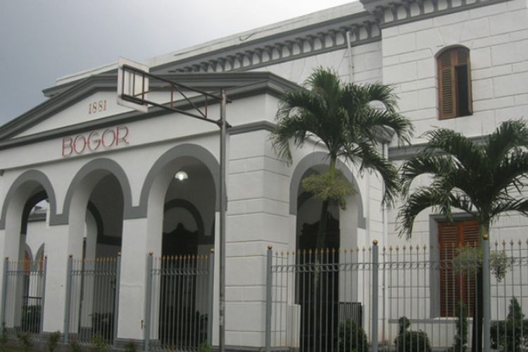 Beroperasi Sejak 1872, Stasiun Buitenzorg di Jawa Barat Ini Dahulu Dikelola oleh 2 Kompetitor Perusahaan Kereta Api Belanda