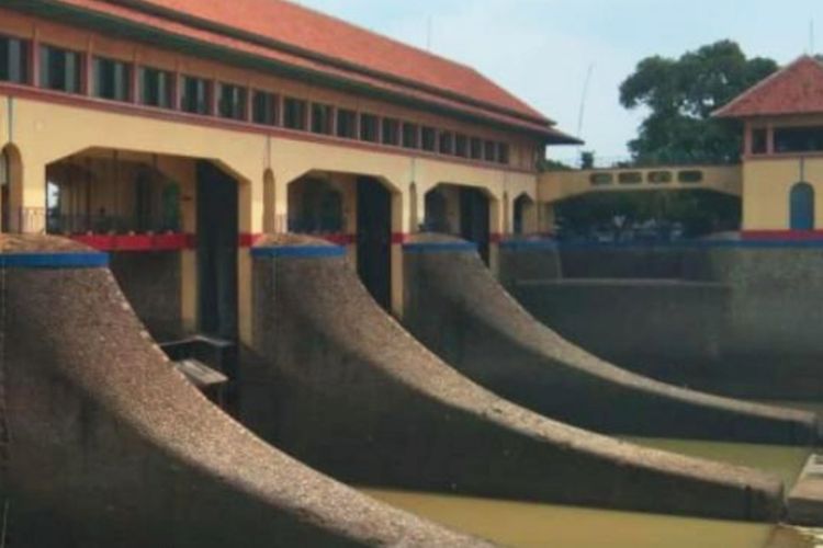 Dibangun Zaman Kolonial Belanda, Bendung Tertua Jawa Barat Ini Masih Alirkan Irigasi 105.000 Ha Lahan Pertanian di Karawang, Padahal Usianya…