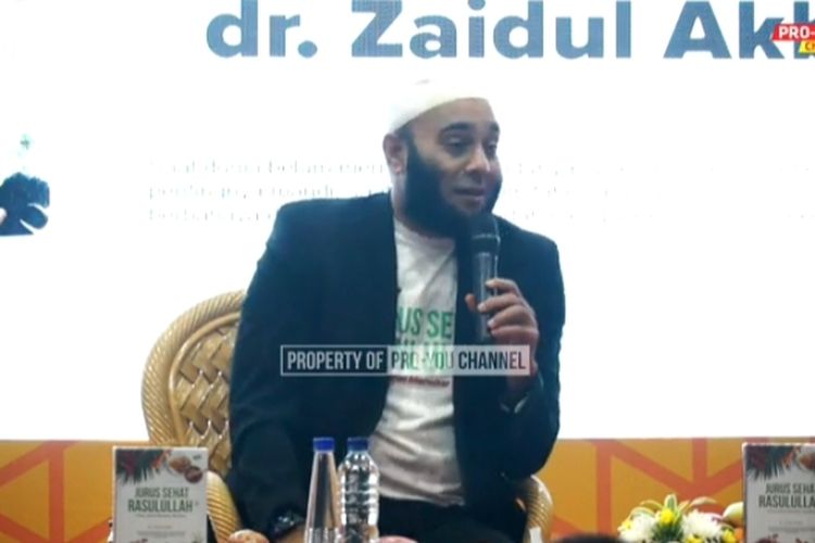 dr Zaidul Akbar Bongkar Rahasia Keajaiban Minum Air Putih Sebelum Shalat, Apa Efeknya?