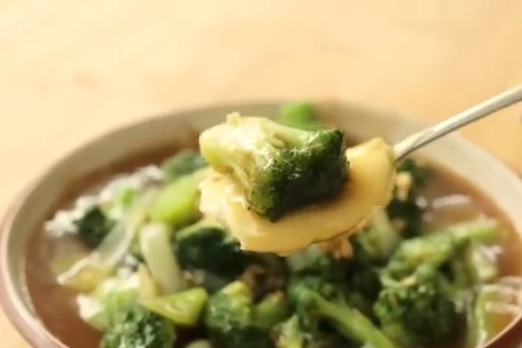 Favorit Anak-Anak! Inilah Resep Brokoli Saus Tiram dan Tim Telur yang Cocok Jadi Menu Buka Puasa
