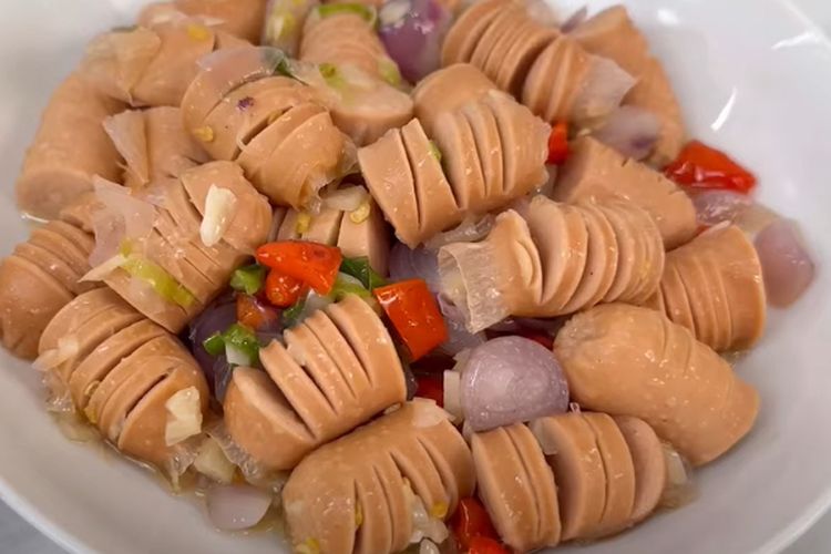 Pasti Disukai Anak-anak! Resep Sosis Oseng Bawang Sederhana Ini Cocok Jadi Menu Sahur Praktis Sat Set dan Hemat Budget