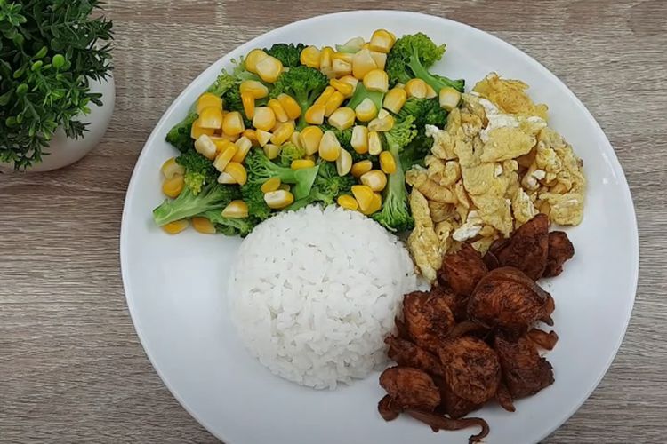 Diet Saat Puasa Ramadhan? Coba Resep Sahur Sehat ‘Ayam Panggang Pedas’, Hanya 400 Kalori Rasanya Gurih dan Mengenyangkan!