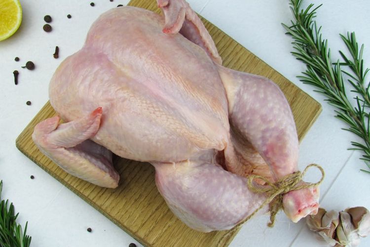 Selama Ini Salah, Bukan Dicuci! Bau Amis Daging Ayam Cukup Hilangkan Pakai 1 Jenis Rempah Ajaib Ini