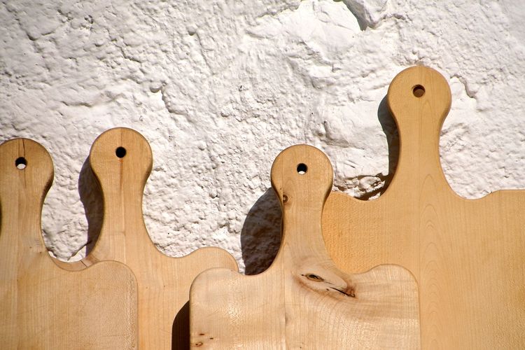 Cukup Dengan Satu Bahan Ini, Begini Cara Menghilangkan Bau Tak Sedap pada Talenan Kayu