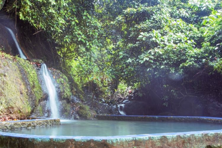 Intip Keindahan Panorama Alam dan Rasakan Sensasi Pemandian Air Panas di Kabupaten Maros: Bisa Jadi Obat Penenang Pikiran