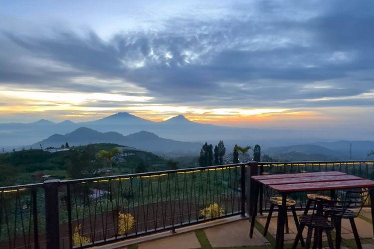 Cuma di Glamping Cantik Magelang Ini Nginapnya Berasa di Langit, Suguhkan View Sunrise Terindah se-Jawa Tengah!