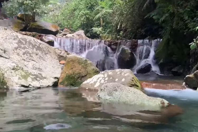 Cuma Rp10 Ribu, Sudah Bisa Main Air di Wisata Curug Terbening Jawa Barat: Surganya Air Jernih di Kaki Gunung Salak Bogor