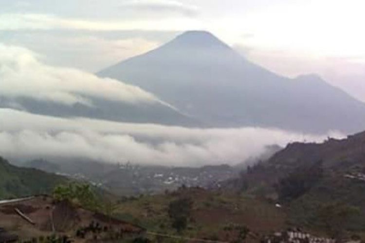 Ada di Lereng Pegunungan Dieng, Desa Seluas 1190 Ha di Wonosobo Ini Bak Melayang di Atas Awan: Bisa Tebak?