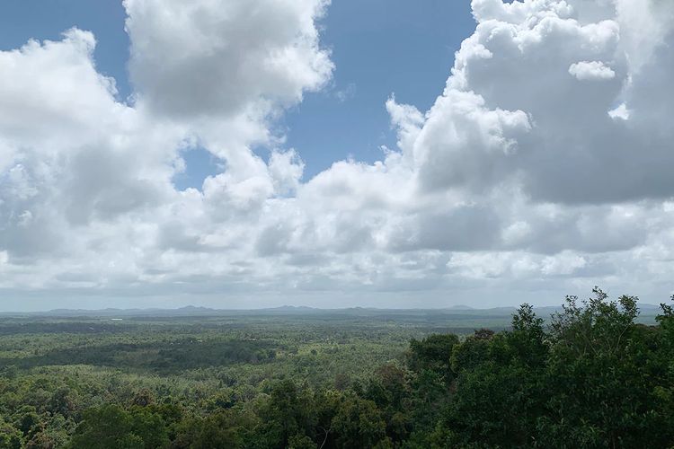 Menelusuri Keindahan Bukit Peramun, Bisa Memandang Panorama Sekeliling Pulau Belitung dari Ketinggian 129 Mdpl