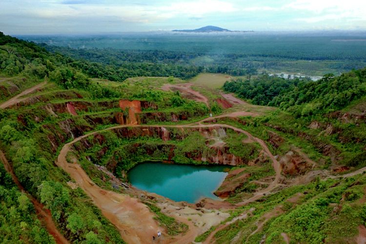 Kawah di Belitung Ini Dikelilingi oleh Kemegahan Tebing yang Indah, Dulunya Bekas Lokasi Tambang?