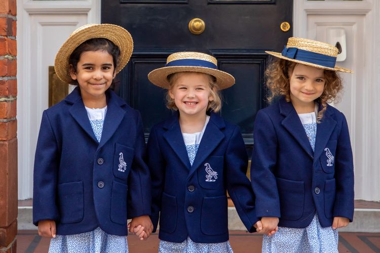 Didirikan pada Tahun 1954, Modal Masuk Sekolah Persiapan di Inggris Ini Senilai Satu Unit Mobil