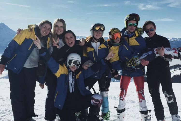 SPP Nyaris Rp2 Miliar! Cuma di Sekolah Elit Swiss Ini Pegunungan Alpen ‘Disulap’ Jadi Ruang Kelas Siswa