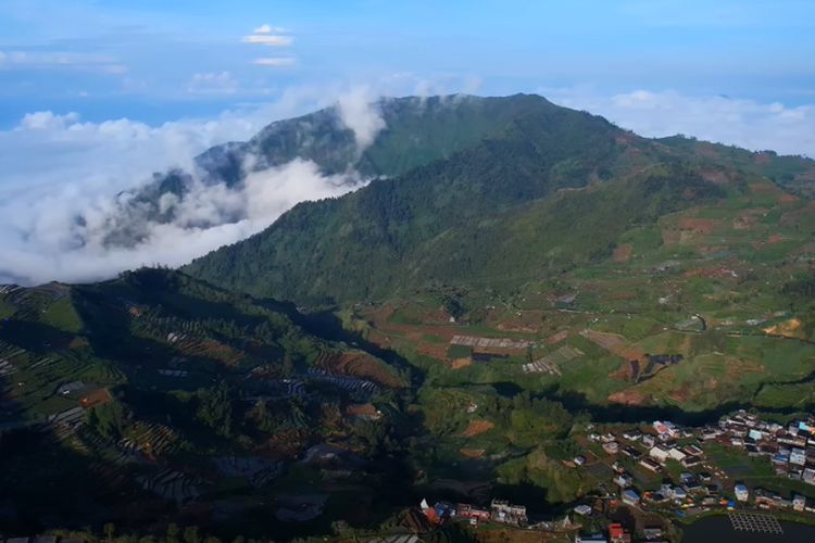 Tertua di Wonosobo, Desa Pemilik Golden Sunrise Tercantik se-Asia Ini Jejaknya Terekam dalam Buku Kuno