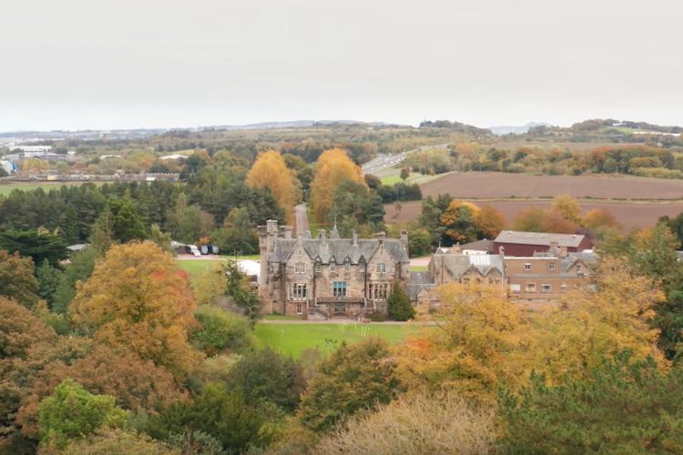 Sekolah Swasta di Pelosok Edinburgh Ini Rupanya Sempat Berkamuflase Saat Perang Dunia II