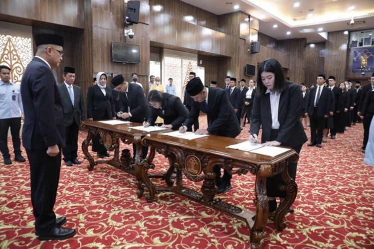 Setjen DPR Buka Formasi CPNS 2024, Posisi SPESIAL Diisi Lulusan S1 Sastra Inggris: Gaji Tertinggi Rp6,5 Juta!