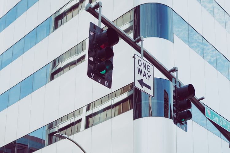 Uji Keimanan Warga Bandung, APILL Terlama di Indonesia Ini Sampai Dijuluki ‘Lampu Merah Perenggut Masa Muda’