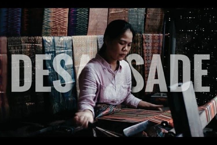 Tradisi Unik di Lombok: Cara Warga Desa Sade Mengepel Lantai Sungguh Mengejutkan